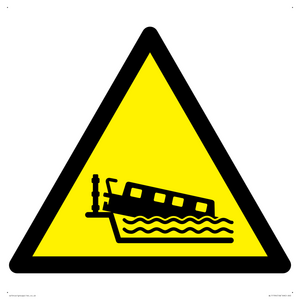 W519 Warning: Grounding narrow boat on lock cill
